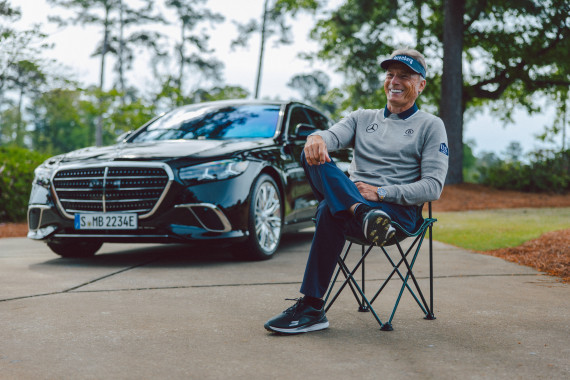 Bernhard Langer auf dem für ihn erstellten Masters-typischen Stuhl