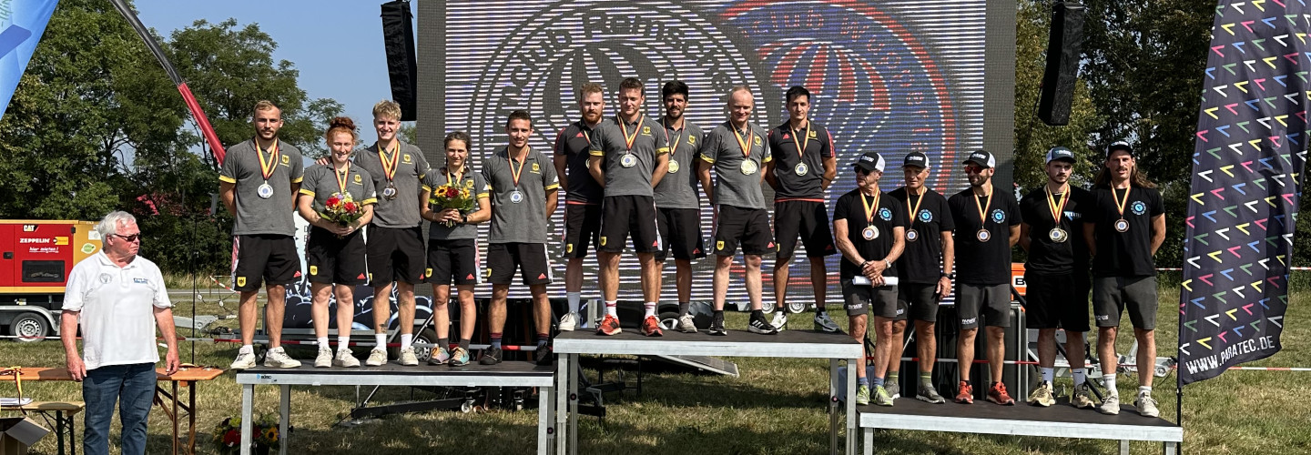 Siegerehrung Teamwertung Ziel: Sportfördergruppe 2, Sportfördergruppe 1, Paratec-Factory-Team