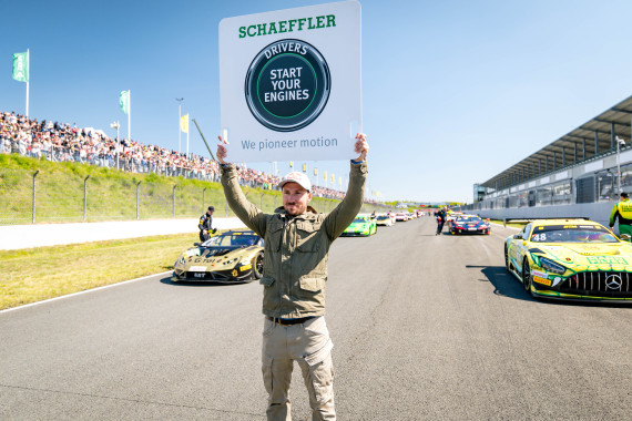 Ski-Star Marcel Hirscher schickte die DTM-Fahrer ins Rennen