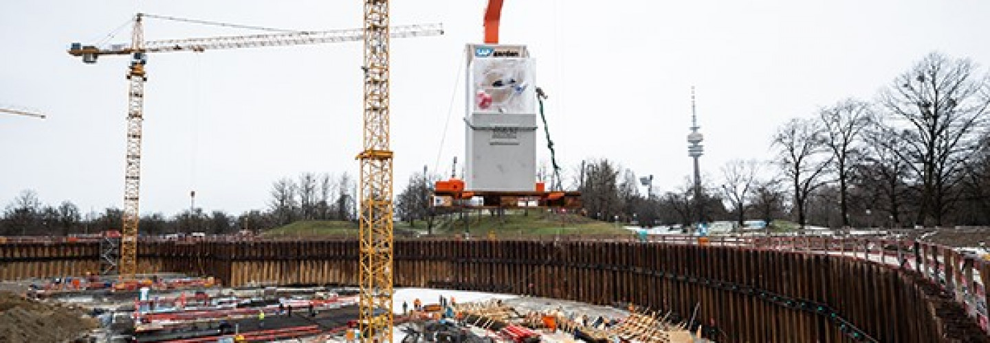Die Red Bull Stadion München GmbH hat den Grundstein für den SAP Garden im Olympiapark München gelegt.