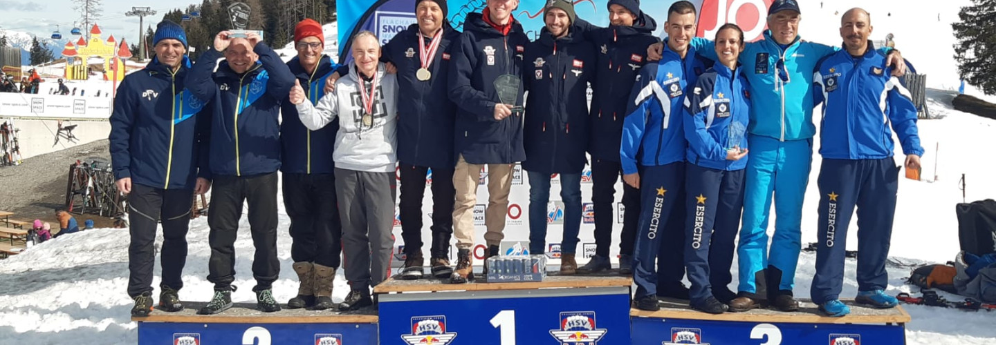 Team Germany (li, 2) sicherte sich im Weltcup Rang 2 hinter Österreich (1), aber vor Italien (3)