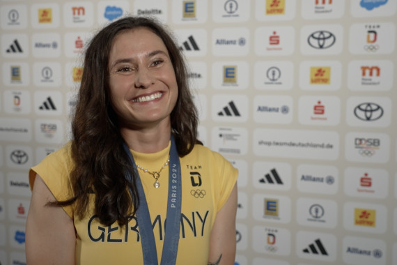 Im Interview spricht Slalomkanutin und Silbermedaillen-Gewinnerin Elena Lilik u.a. über den Moment ihres Erfolgs sowie die Bedeutung für das gesamte Kanu-Team.