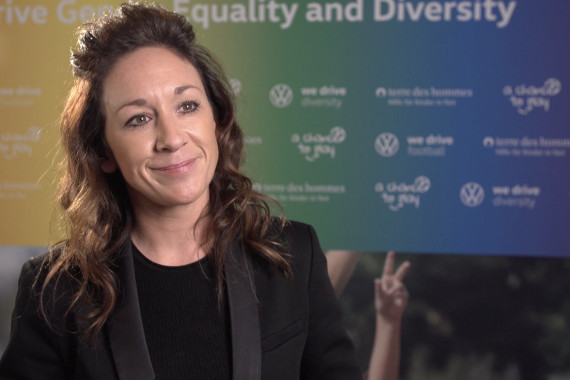 Im Interview spricht die ehemalige Weltfußballerin Nadine Keßler u.a. über den bisherigen Verlauf der Fußball-Europameisterschaft und die Chancen der DFB-Elf.