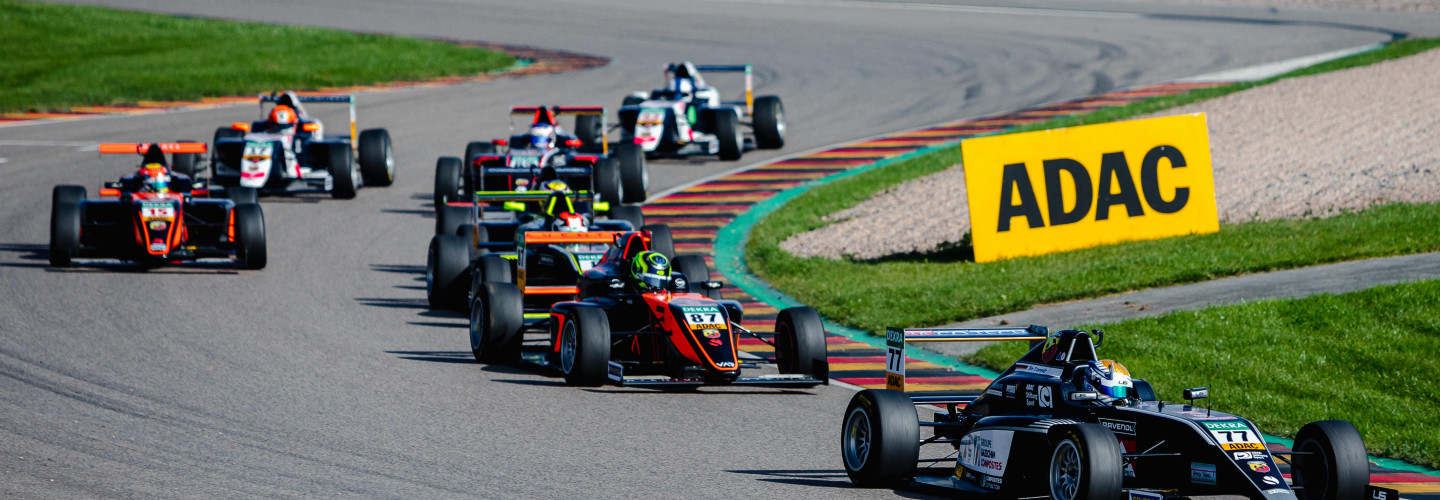 Auf dem Weg zum Sieg: Tramnitz (#77) gewinnt auf dem Sachsenring