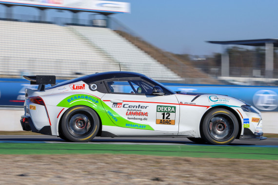 Der Toyota GR Supra GT4 von Piro Sports - Burg Zelem Foundation