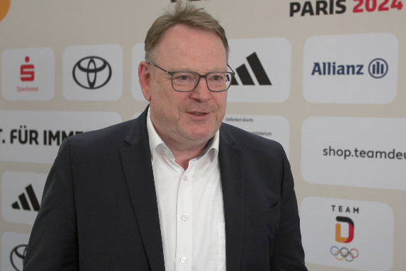 Im Interview spricht Vorstandsvorsitzender des DOSB Torsten Burmester u.a. darüber, was den Wohlfühlfaktor beim Einkleidungsevent ausmacht und über die übergeordneten Ziele des DOSB für die anstehenden Olympischen Spiele.