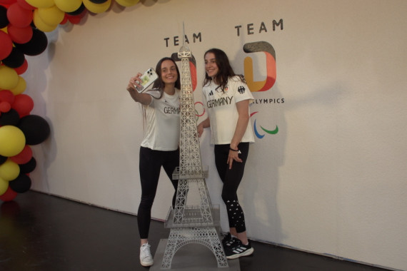 Vorschaubild: Einkleidung