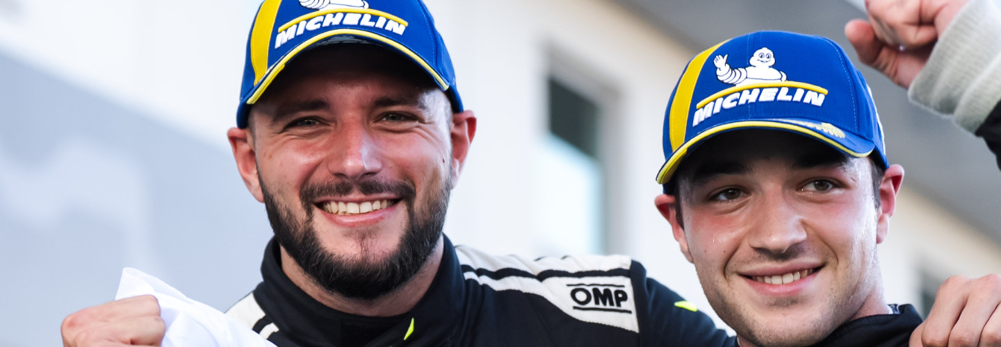 So strahlen frisch gebackene Meister: Pavel Lefterov (links) und Danny Soufi (rechts) haben soeben den Titel gewonnen