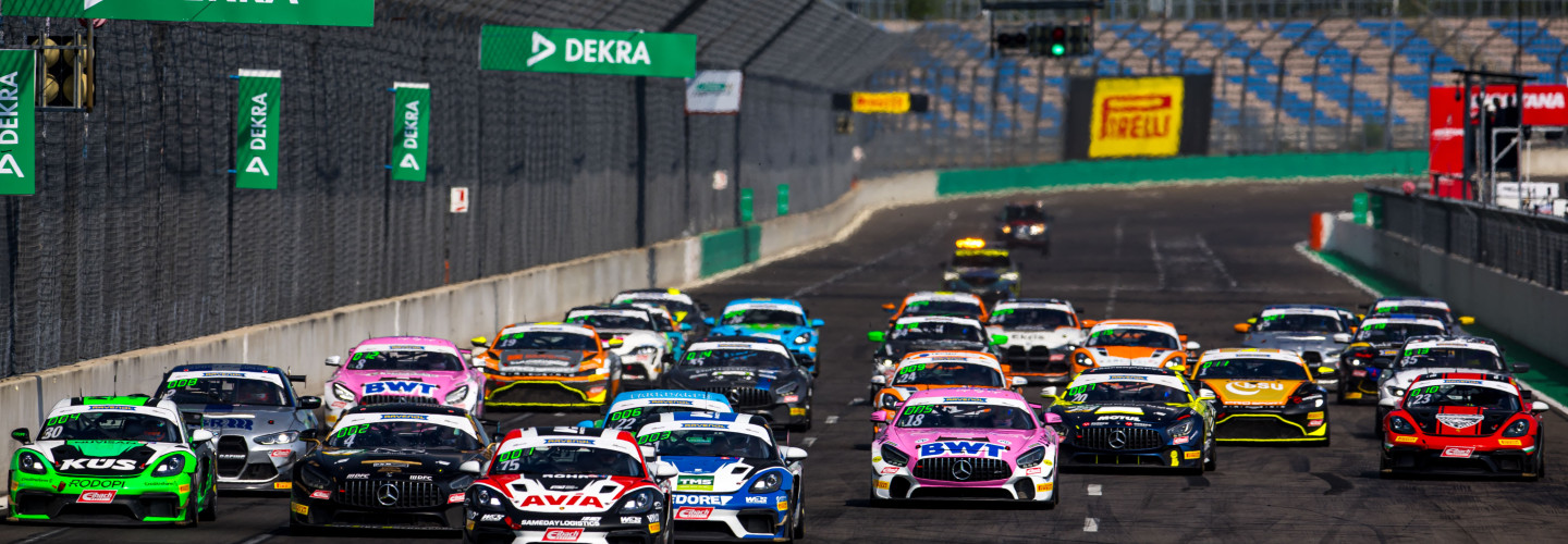 Die ADAC GT4 Germany besticht wie üblich mit einem vollen Feld