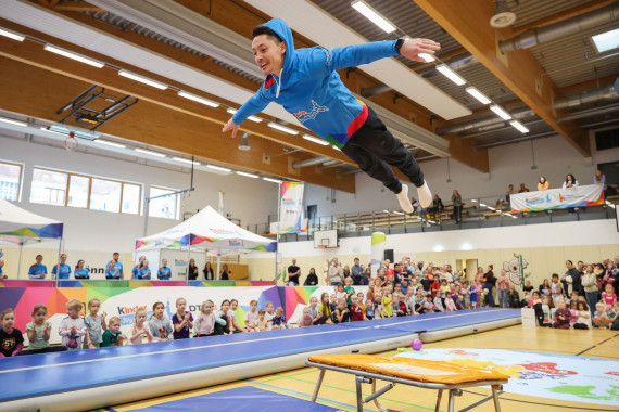 Foto von Andreas Toba beim kinder Joy of Moving Tag des Kinderturnens