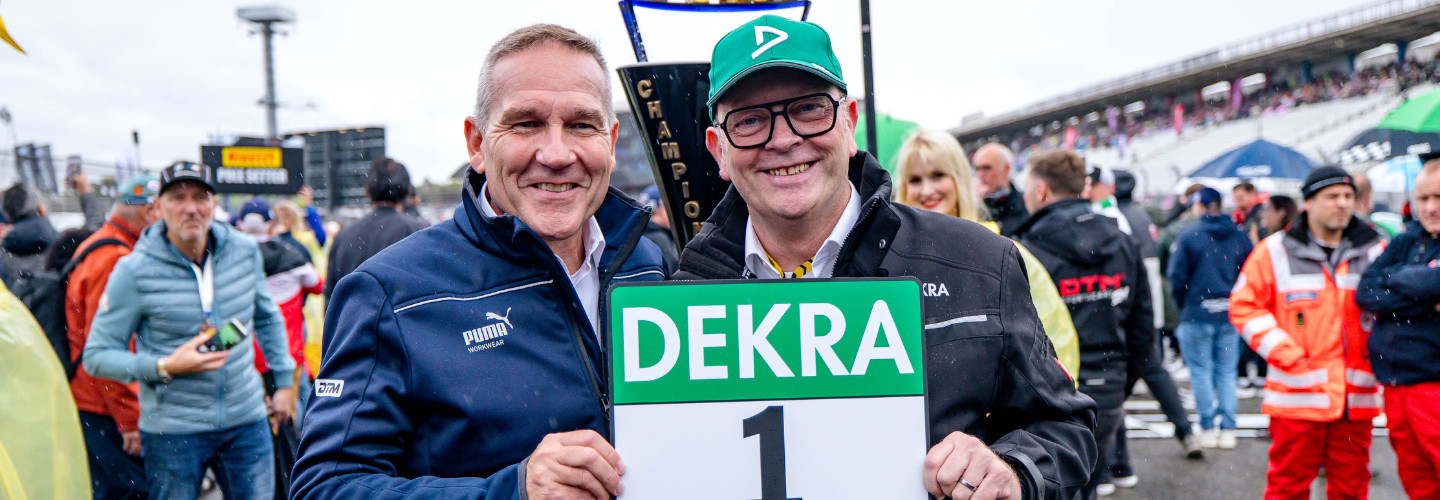 ADAC Motorsportchef Thomas Voss und Guido Kutschera, Executive Vice President der DEKRA Gruppe (l-r)