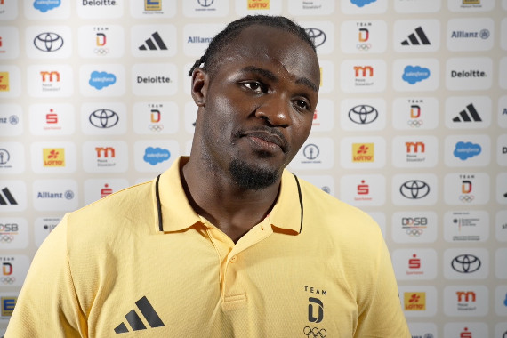 Im Interview spricht der Boxer und ehemalige Europameister Nelvie Tiafack u.a. über seine Erwartungen an die kommenden Kämpfe und darüber, wie wichtig ihm die Unterstützung seiner Freunde und Familie ist.