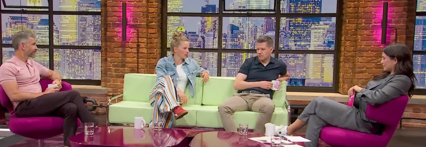 (vrnl) Moderatorin Laura Hofmann - Experten Patrick Ittrich, Tabea Kemme, Micky Beisenherz