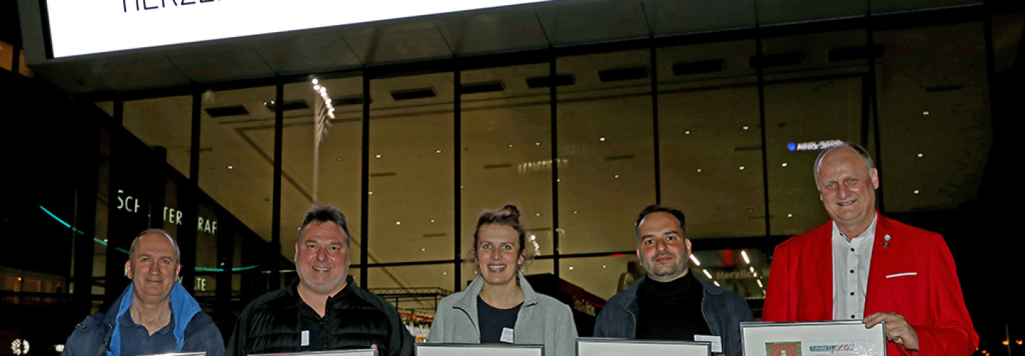 Glückliche Zukunftspreisträger: Gerd Thomas, Marcel Grabow, Lea Wippermann, Ethem Ebrem, Matthias Nehls (v. l.)