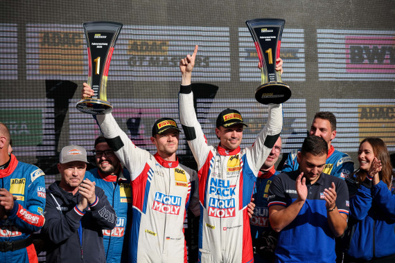 Finn Zulauf und Felix Hirsiger sind ADAC GT Masters-Champions 2026