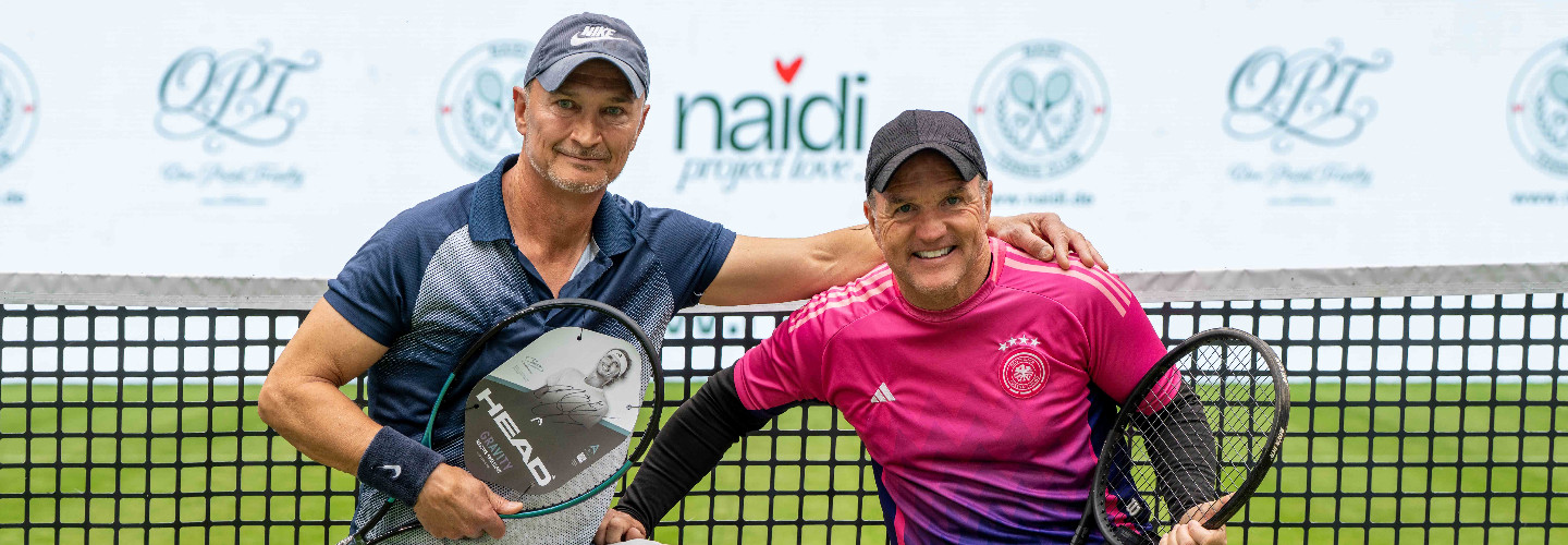 Strahlende Gewinner der NAIDI One Point Trophy: Volker Wenzel (links) und Dirk Kastrup freuen sich über die Siegerschecks