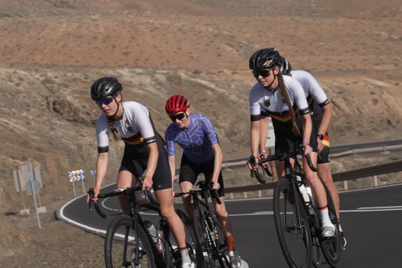 Schnittbilder zum Radtraining der Triathleten