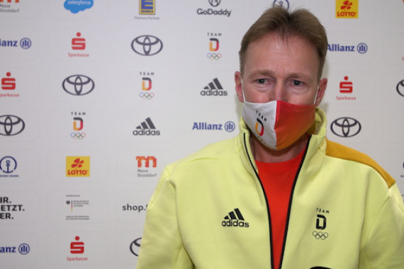 Im Interview spricht Dr. Bernd Wolfarth, leitender Olympia-Arzt des Team Deutschland, über den Corona-Ausbruch einen Tag vor der Eröffnungsfeier der Olympischen Spiele in Peking, den Zustand der betroffenen Athleten und ihre Chancen, dennoch an den Wettkämpfen teilzunehmen.