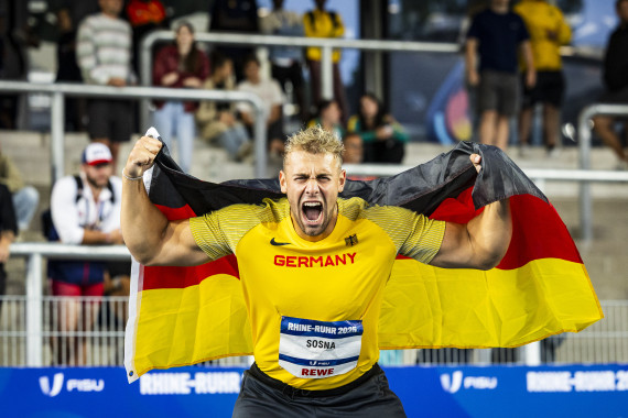 Mika Sosna (IU Internationale Hochschule) holt sensationell Gold im Diskuswerfen