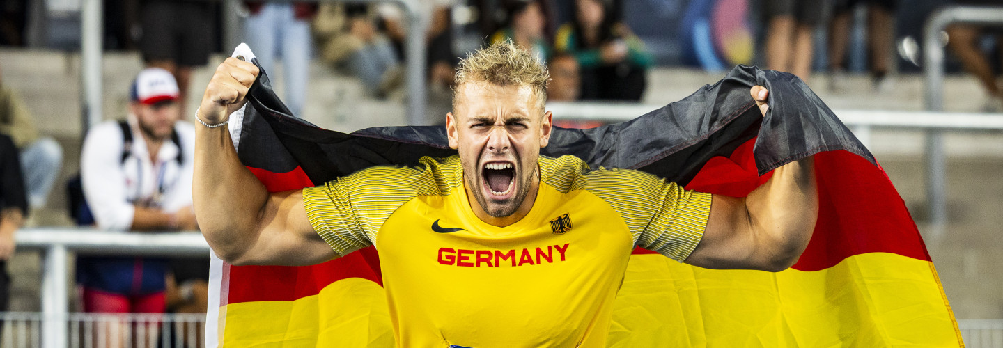 Mika Sosna (IU Internationale Hochschule) holt sensationell Gold im Diskuswerfen