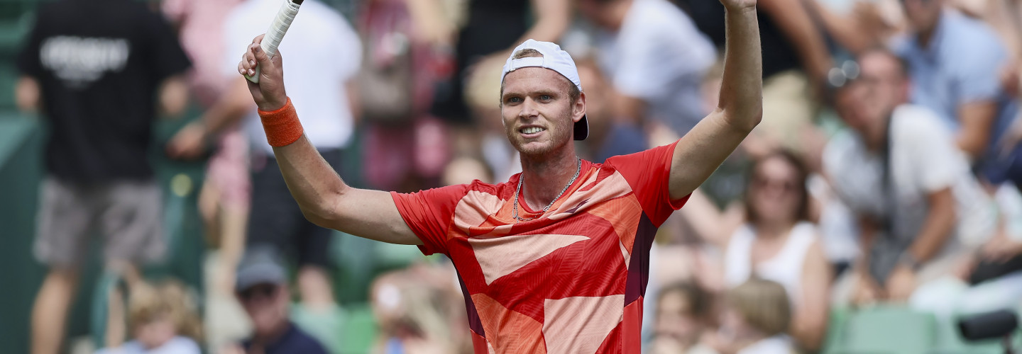 Louis Wessels hat erstmals aus eigenen Kraft den Sprung in ein ATP-Hauptfeld geschafft und steht nun in der ersten Runde Landsmann Yannick Hanfmann gegenüber.
