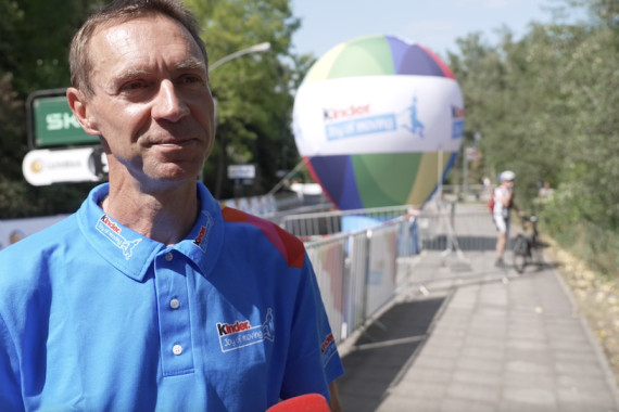 Im Interview spricht der ehemalige Radsportler Jens Voigt u.a. über die Bedeutung der Deutschland-Tour und die Entwicklung des Radsports in der Bundesrepublik.
