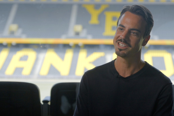 Im Interview spricht der ehemalige Kapitän des VfL Wolfsburg u.a. darüber, wie er das Trainingslager in Zürich wahrgenommen hat und über seine Erwartungen an die anstehende Europameisterschaft.