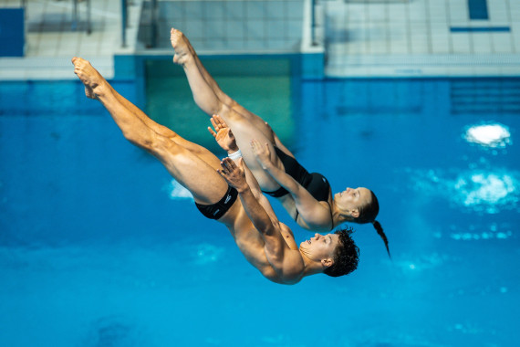 Goldmedaille beim Wasserspringen für Lena Hentschel und Louis Sanchez