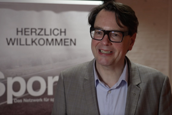 Im Interview spricht Gründer von kpunktnull, Kommunikationsexperte und Journalist Thomas Knüwer u.a. über die Vielfältigkeit des Events und die Wichtigkeit von Kommunikationsaustausch.