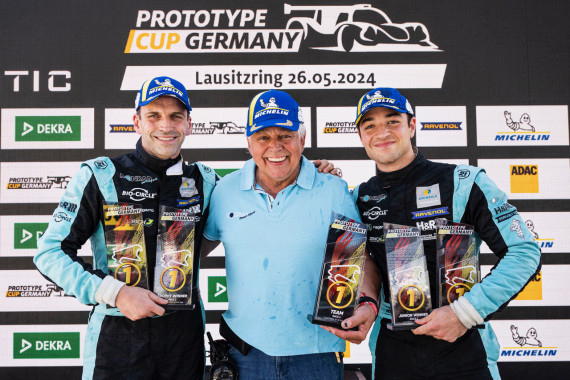 Teamchef Franz Konrad (Mitte) vertraut weiterhin auf Danny Soufi (rechts), der zusammen mit Torsten Kratz (links) im vergangenen Jahr Vize-Champion des Prototype Cup Germany wurde
