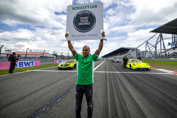 Ex-Fußballnationalspieler David Odonkor verfolgte die DTM live vom Nürburgring