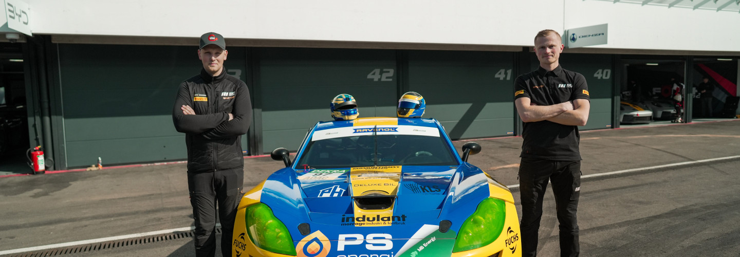 Alexzander Kristiansson (re.) und Erik Bertilsson geben ihr Debüt in der ADAC GT4 Germany