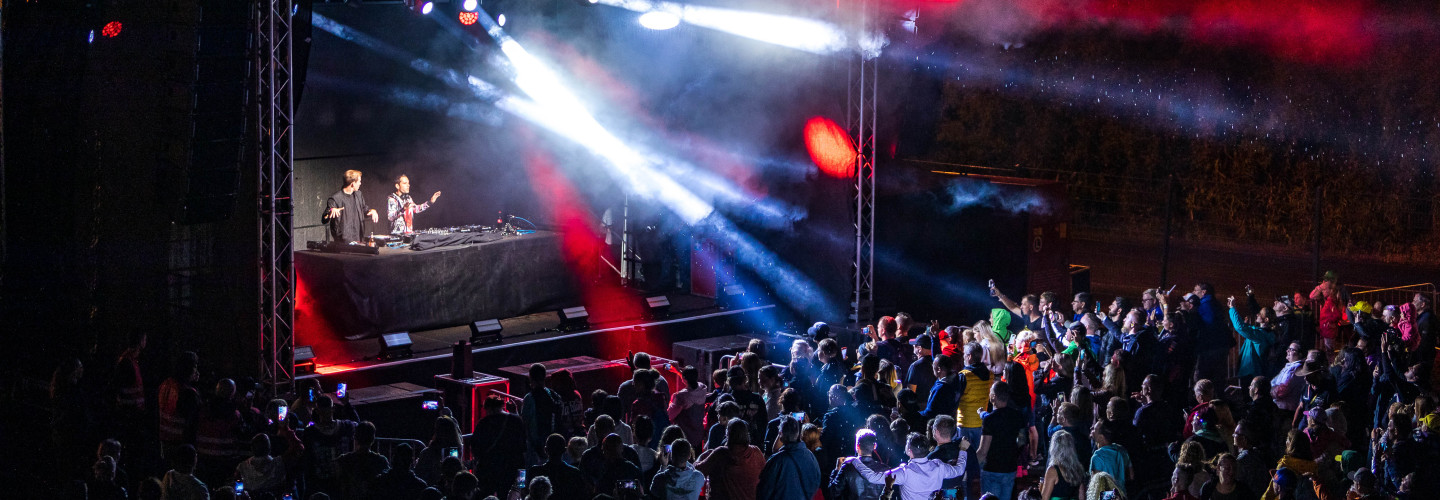 Volles Haus beim Auftritt von „Gestört aber GeiL“