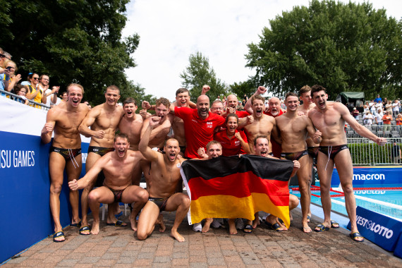 Das Wasserballteam der Männer holt sich im Spiel um Platz drei gegen Ungarn die Bronzemedaille