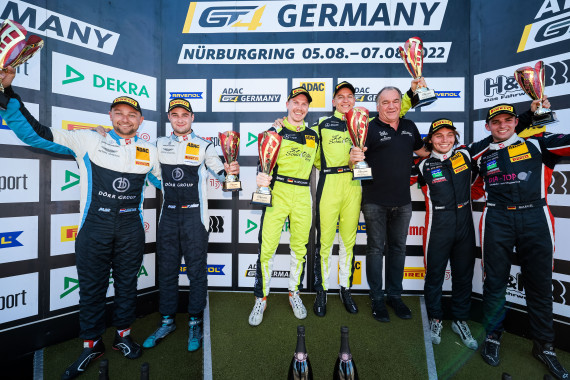 Das Sonntagspodium der ADAC GT4 Germany auf dem Nürburgring