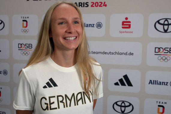 Im Interview spricht Hockey-Nationalspielerin Lisa Nolte über die Einkleidung sowie die Vorfreude und Erwartungshaltung vor Paris 2024.