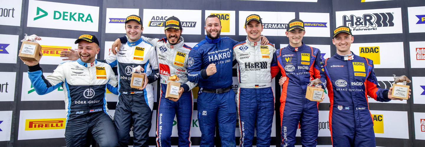 Das Podium der ADAC GT4 Germany am Sonntag