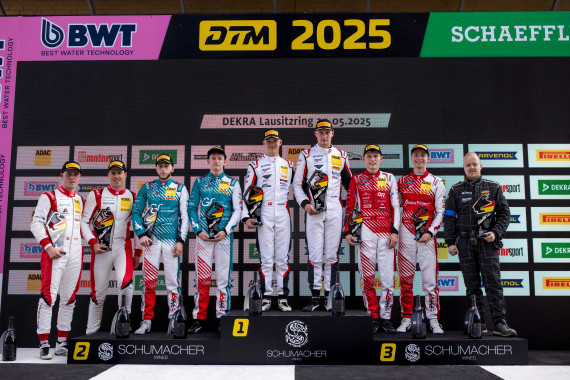 Das Podium: Fach,  Schwarzer, Owega, Wiebelhaus,  Pirch, Pichler, Reis und Kalus (v.l.)