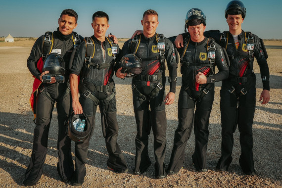 Formationssprung Mannschaftsbild