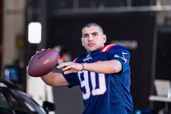 Ayhancan Güven lernte am Dekra Lausitzring die richtige Wurftechnik mit dem Football
