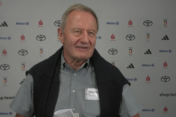 Friedhelm Julius Beucher, Präsident des Deutschen Behindertensportverbands, spricht im Interview über seine Vorfreude auf Paris 2024, seine Erwartungen an das sportliche Abschneiden des deutschen Teams und die Rahmenbedingungen der Spiele sowie über die mögliche Wiederzulassung russischer Sportler und Sportlerinnen.
