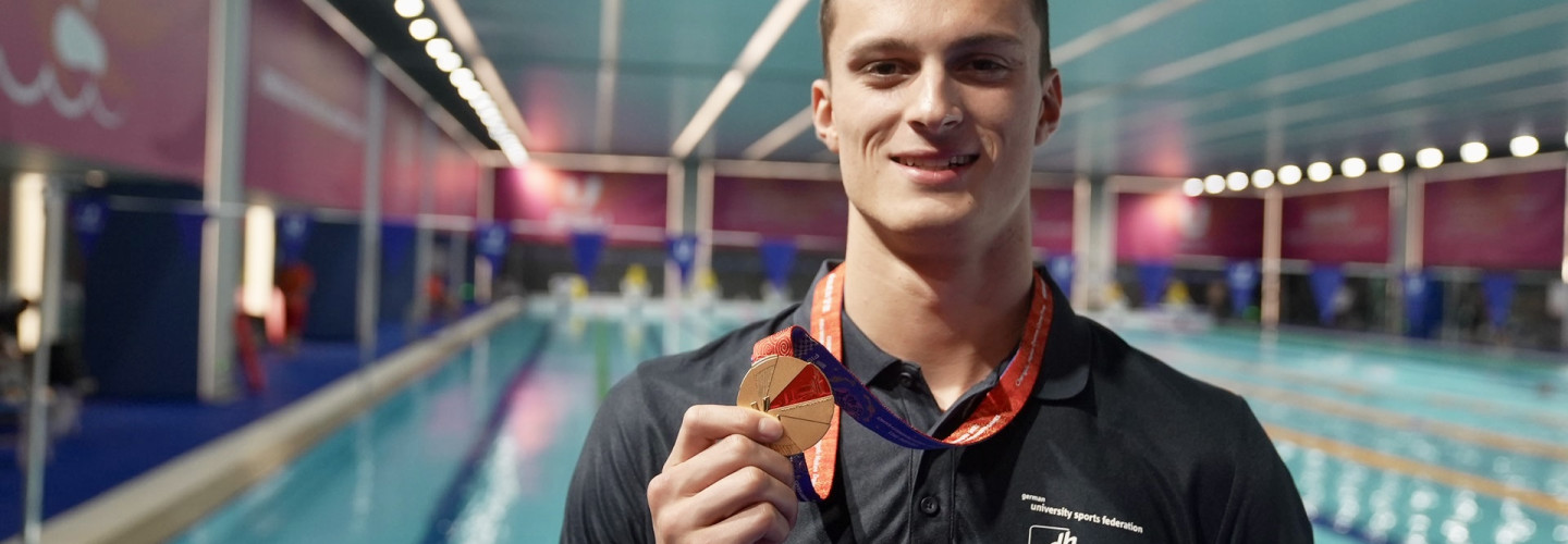 Gold für Schwimmer Luca Nik Armbruster