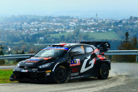 Beste Aussicht auf spektakuläre Rallye-Action – aber sicher!