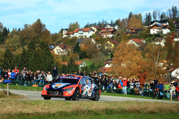 Bei der CER bieten große und gut ausgestattete Zuschauerpunkte den Kern des Sicherheitskonzeptes