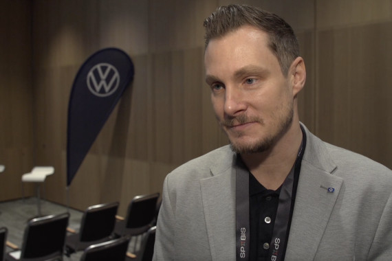 Im Interview spricht Marcell Jansen, HSV-Präsident und Ex-Nationalspieler, u.a. über die Chancen von Inklusion im Profifußball sowie die derzeitige sportliche Lage des HSV.