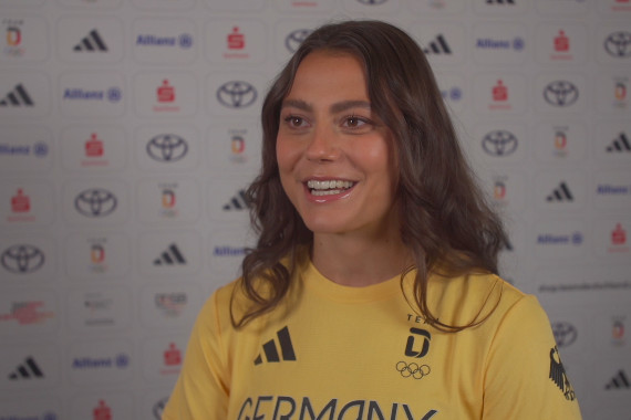 Im Interview spricht Hockey-Nationalspielerin Selin Oruz über die Rolle als Titelfavorit und über ihre Vorfreude auf den olympischen Geist.