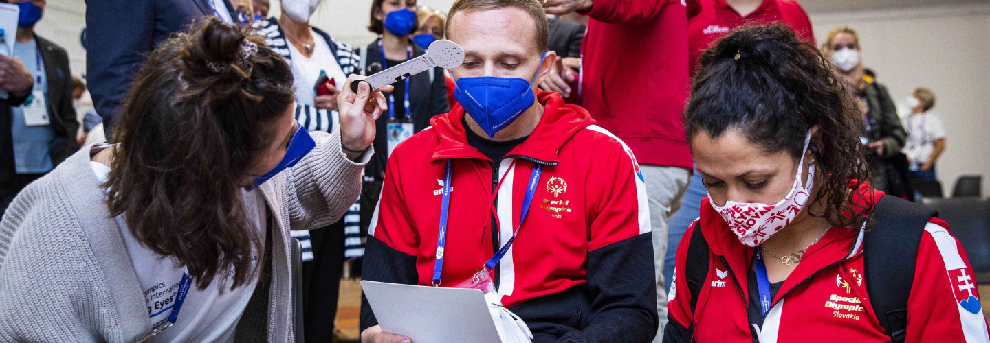 Healthy Athletes - Untersuchungen beim Rundgang mit Jürgen Dusel, Beauftragter der Bundesregierung für die Belange von Menschen mit Behinderung