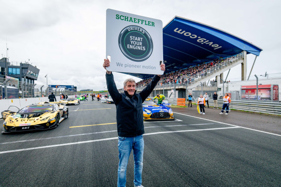 Bernd Schneider schickte die DTM-Fahrer ins Samstagsrennen