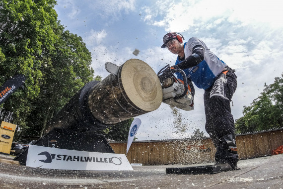 Herausforderer Robert Ebner an der Stock Saw.