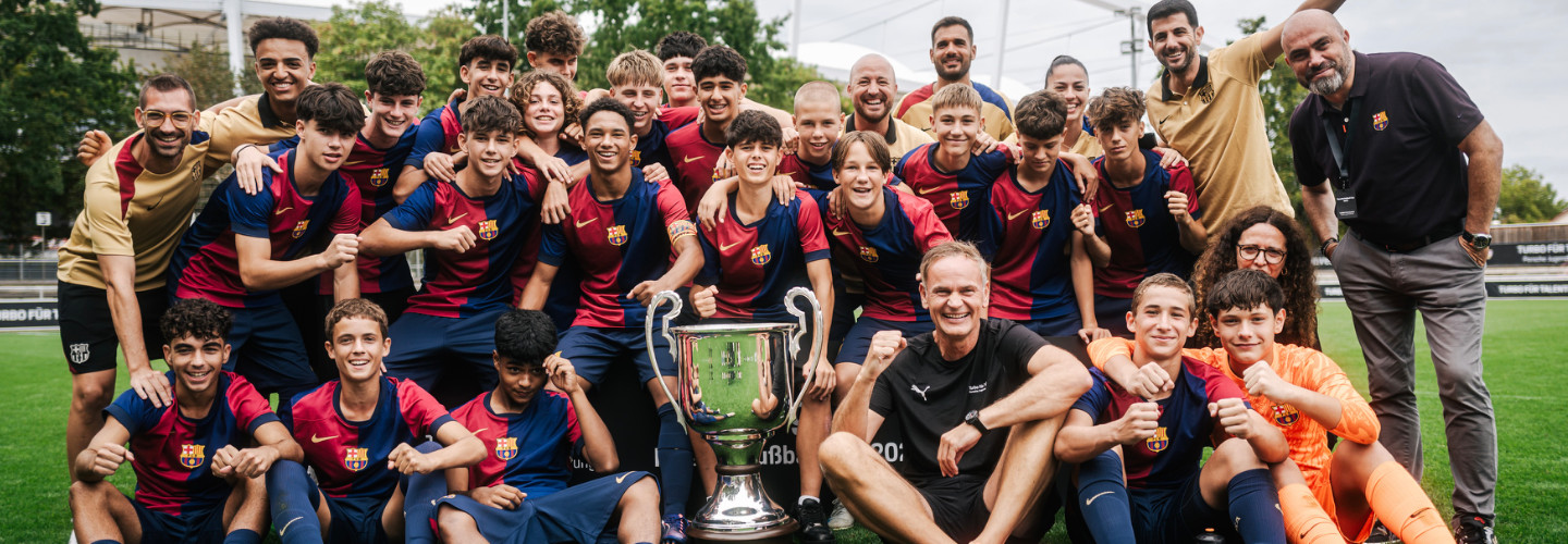 Der FC Barcelona gewann den Porsche Fußball Cup 2025